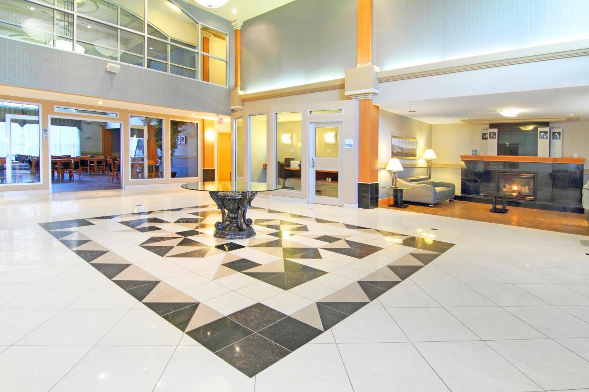 Express South By Ihg Hotel 3*